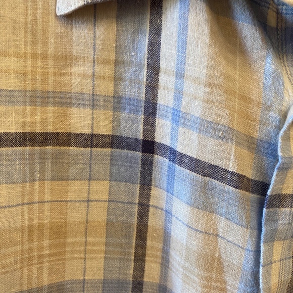 Izod Linen Cotton Blend Button Down - Picture 3 of 4